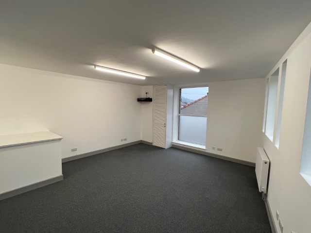 Office to let in Buxton